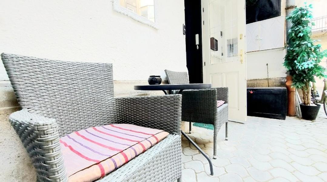 Like Studio City Centrum, Wifi, Terrace Будапеща Екстериор снимка